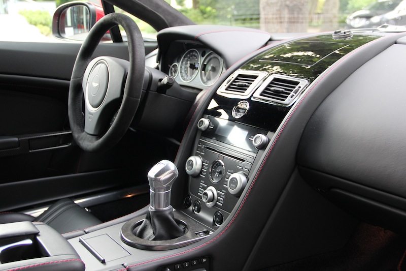 V12 Vantage Interior With Carbon Fibre Gearshift Surround