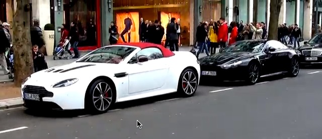 v12-vantage-roadster-vs-coupe