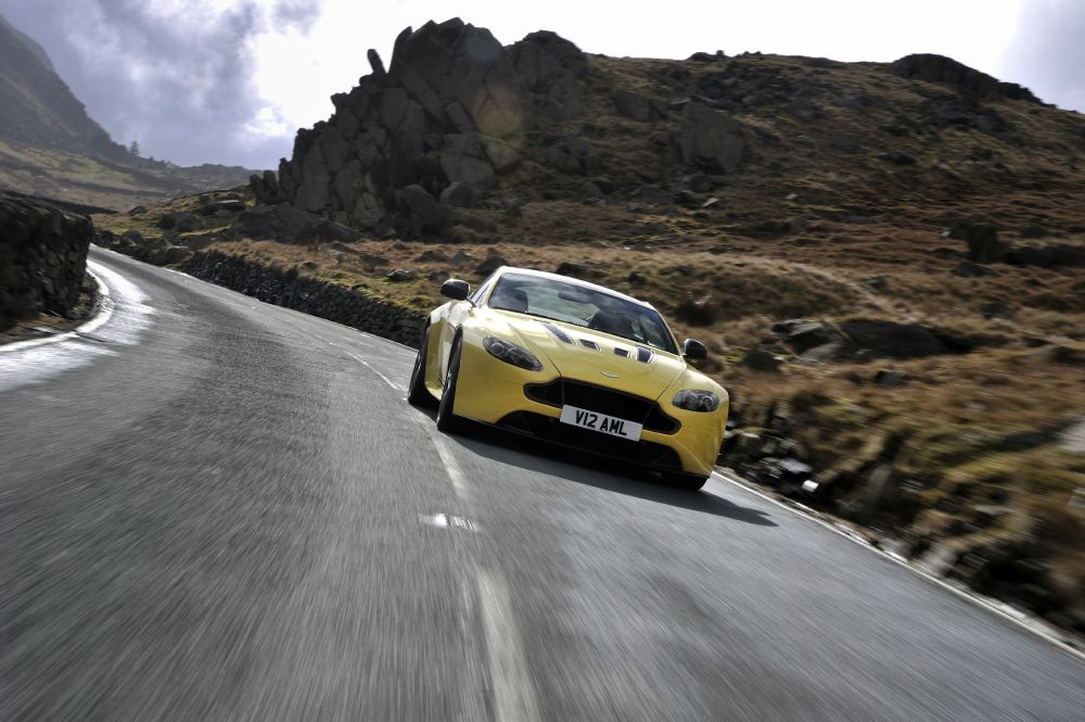 V12 Vantage S - road front right