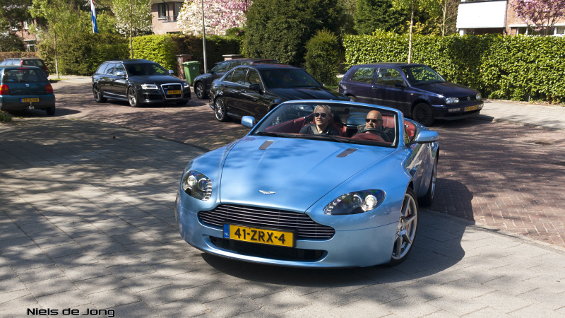 V8 Vantage Roadster