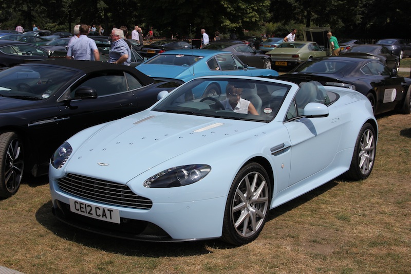 Aston Martin V8 Vantage S Roadster in Huckleberry Blue