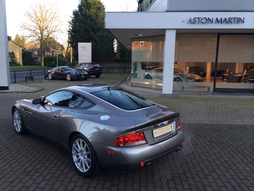 V12 Vanquish S - rear left