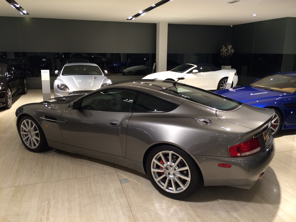 V12 Vanquish S - showroom