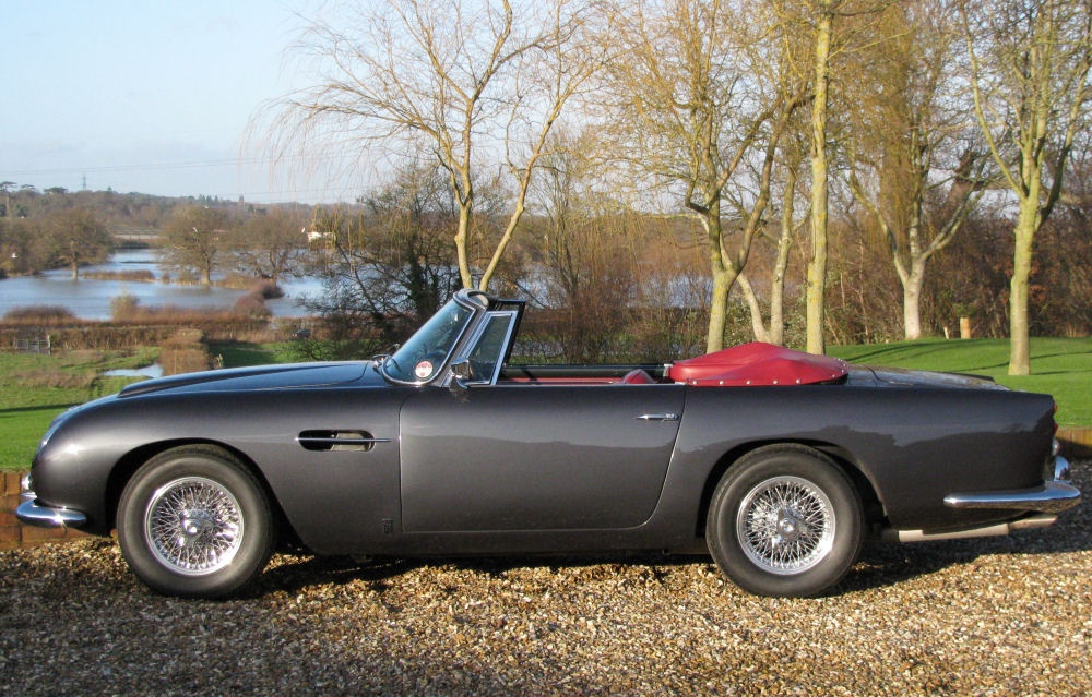 Aston Martin DB5 convertible - left