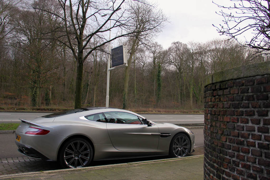 Aston Martin Vanquish in Silver Birch - 1527