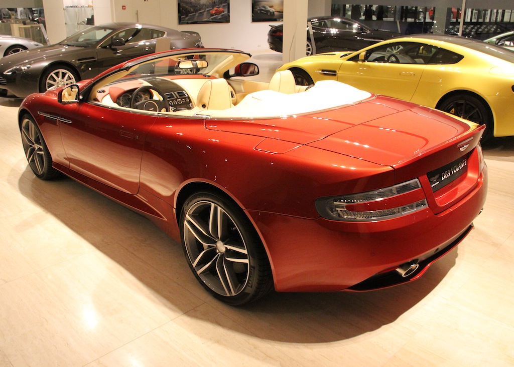 DB9 Volante - Volcano Red - rear left