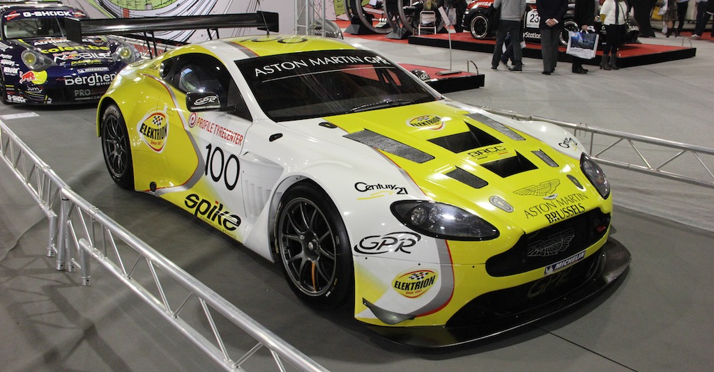 V12 Vantage GT3 - front right