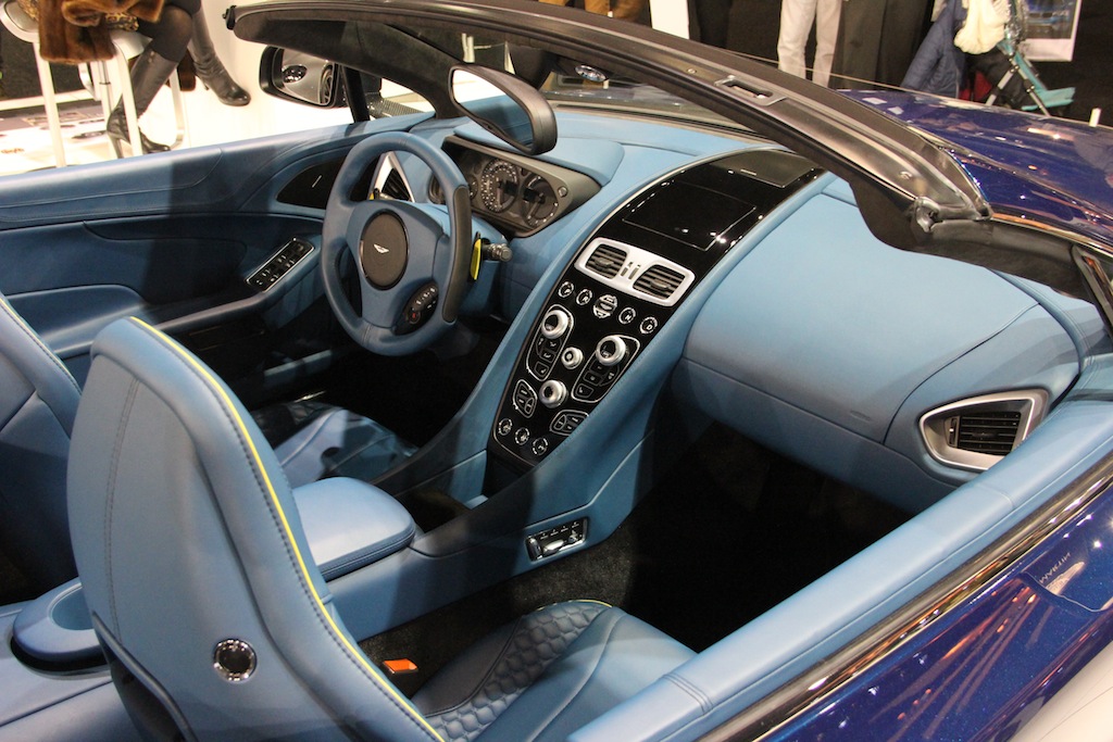 Vanquish in Ocellus Teal - interior front