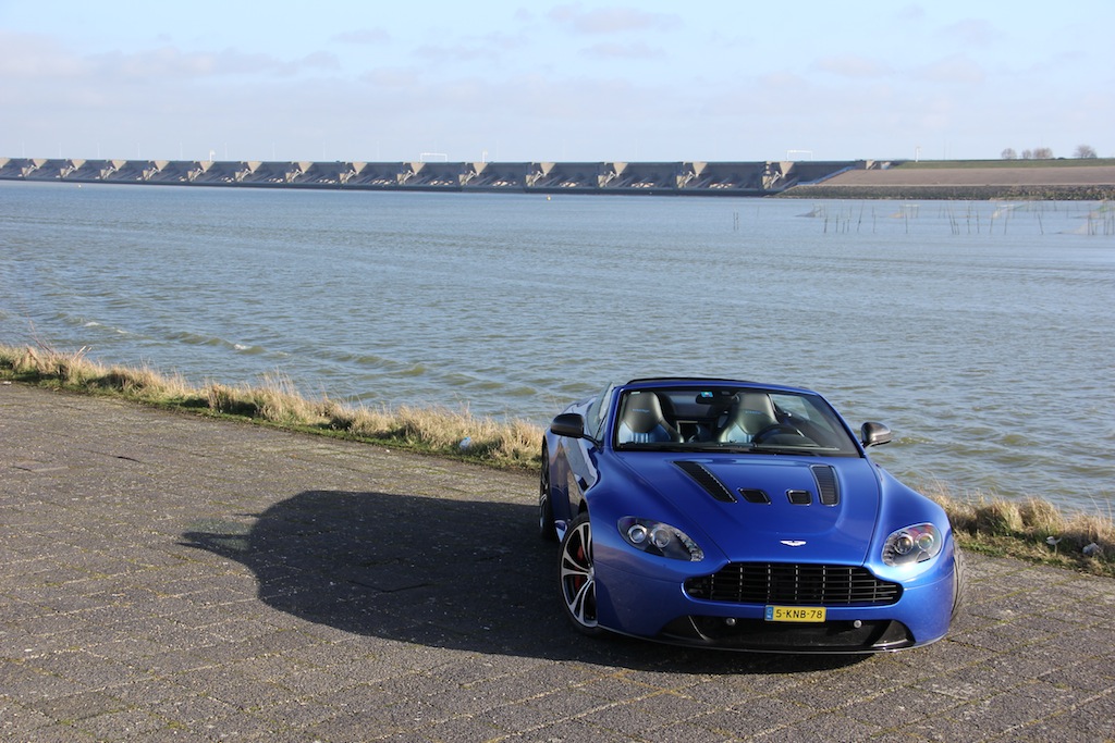 V12 Vantage Roadster - Cobalt Blue - 5885