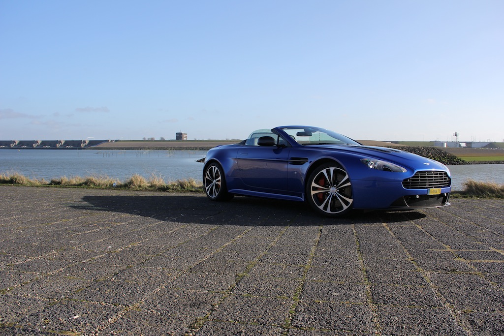 V12 Vantage Roadster - Cobalt Blue - 5895