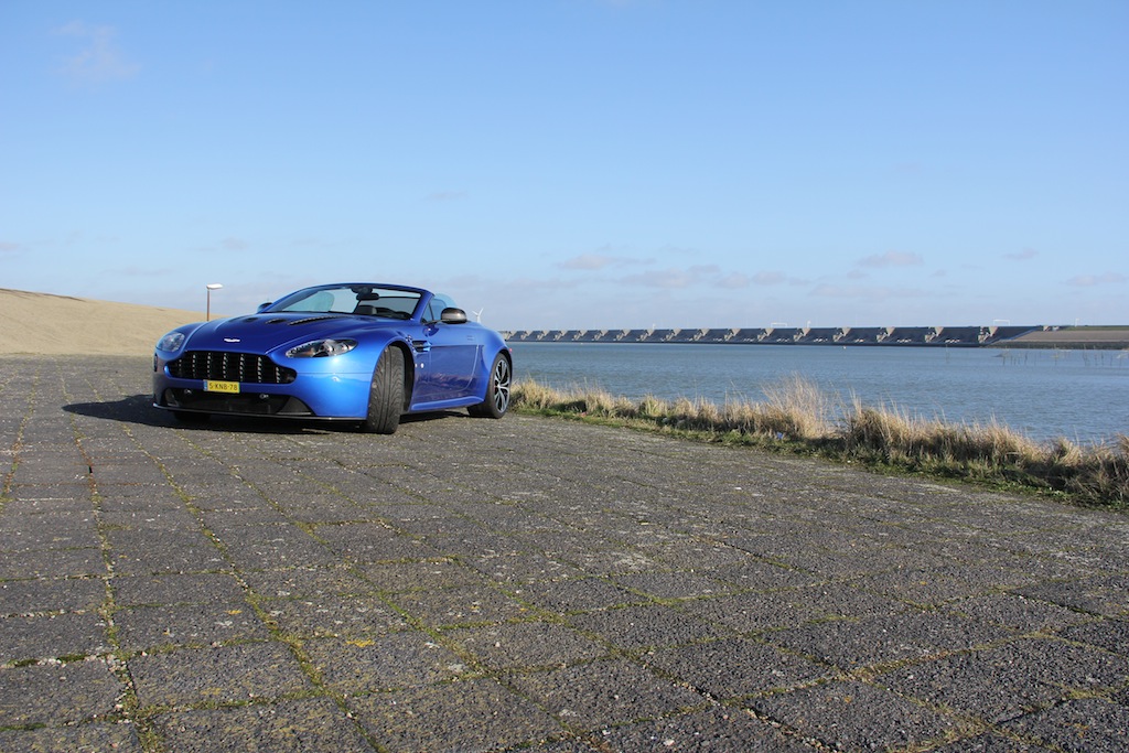 V12 Vantage Roadster - Cobalt Blue - 5896