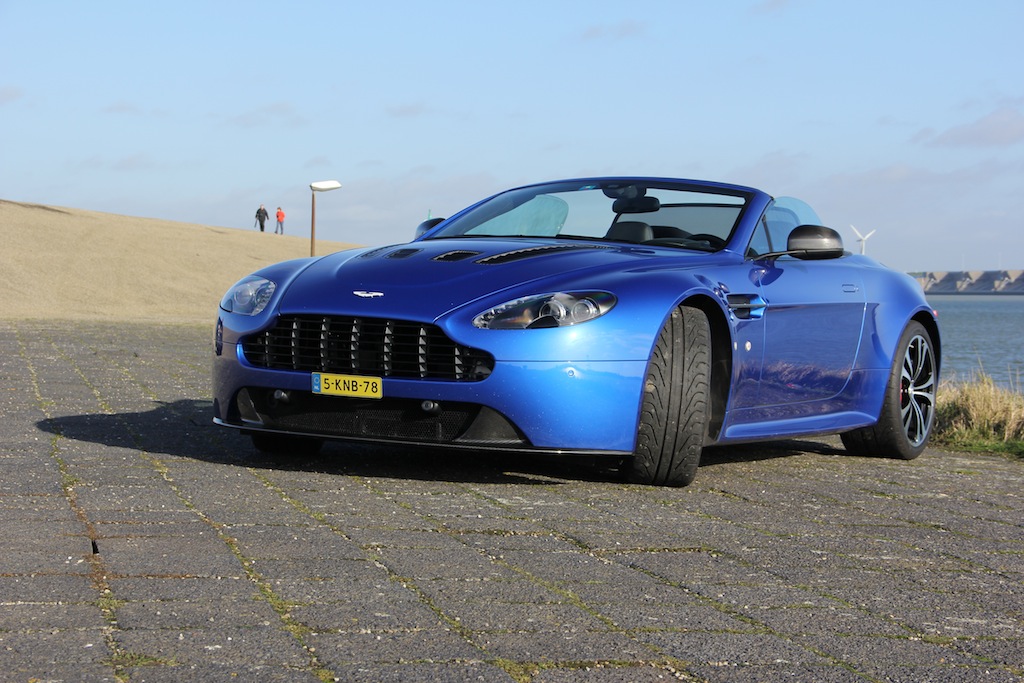 V12 Vantage Roadster - Cobalt Blue - 5897