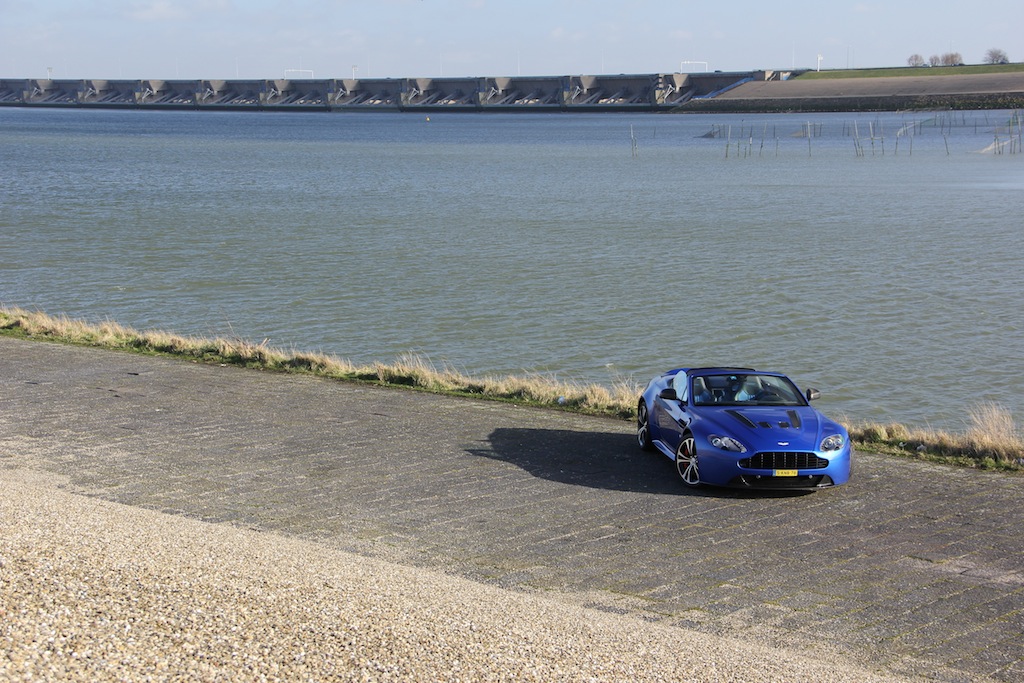 V12 Vantage Roadster - Cobalt Blue - 5899