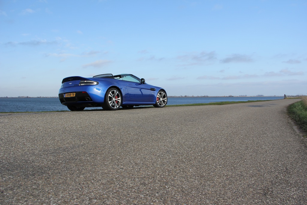 V12 Vantage Roadster - Cobalt Blue - 5903