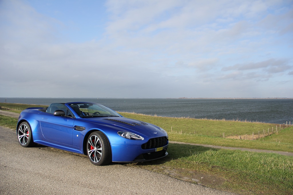 V12 Vantage Roadster - Cobalt Blue - 5908