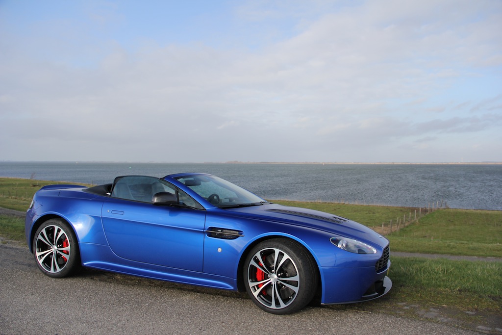 V12 Vantage Roadster - Cobalt Blue - 5914