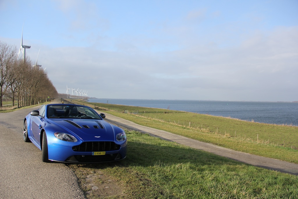 V12 Vantage Roadster - Cobalt Blue - 5915