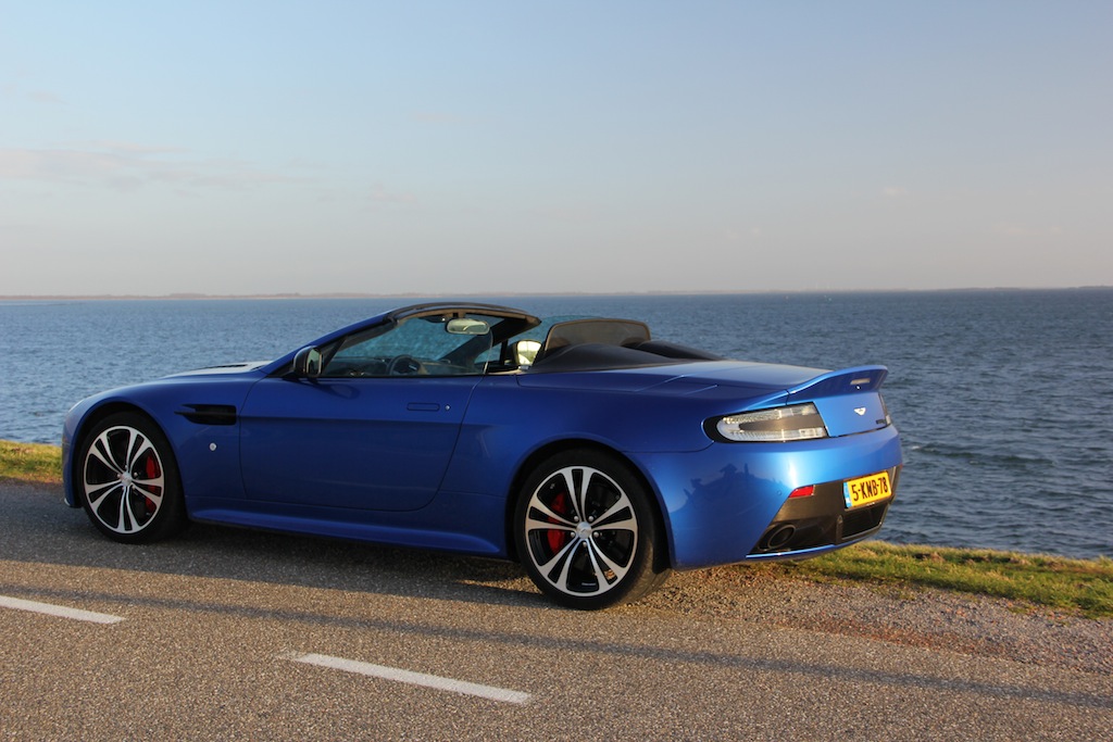 V12 Vantage Roadster - Cobalt Blue - 5924