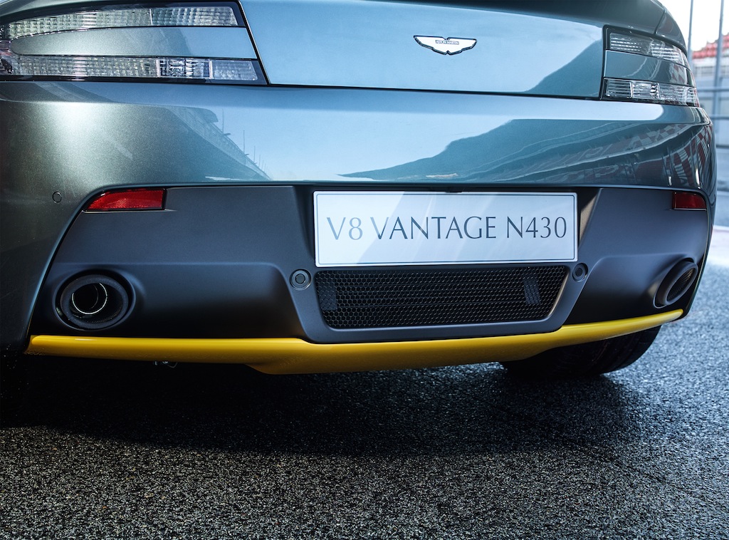 V8 Vantage N430_07