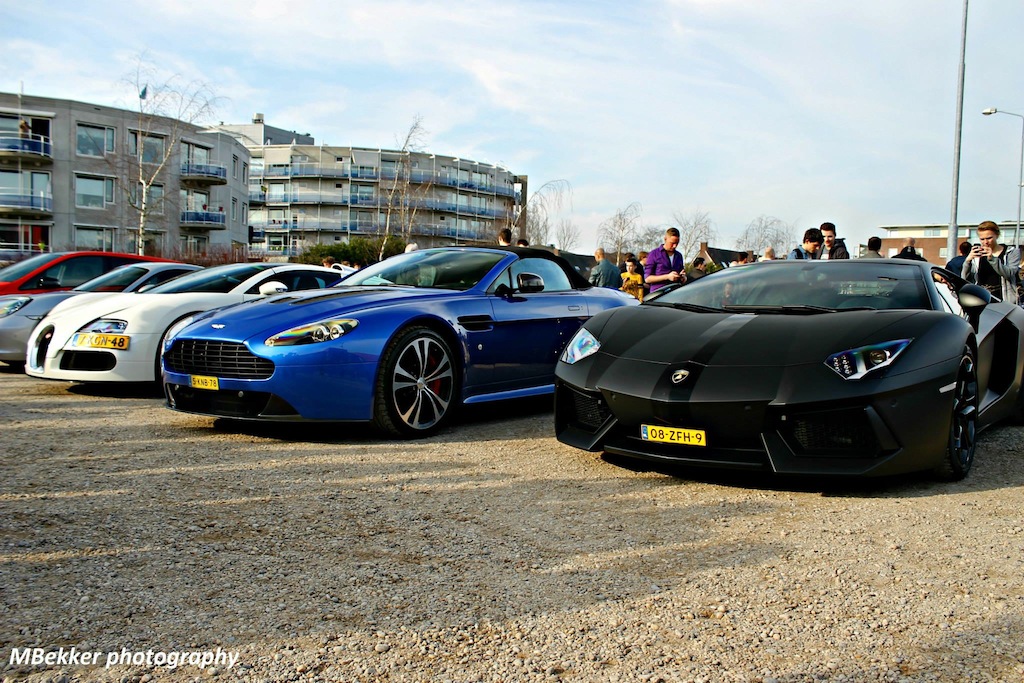 V12 Roadster between friends - by Mitchell Bekker