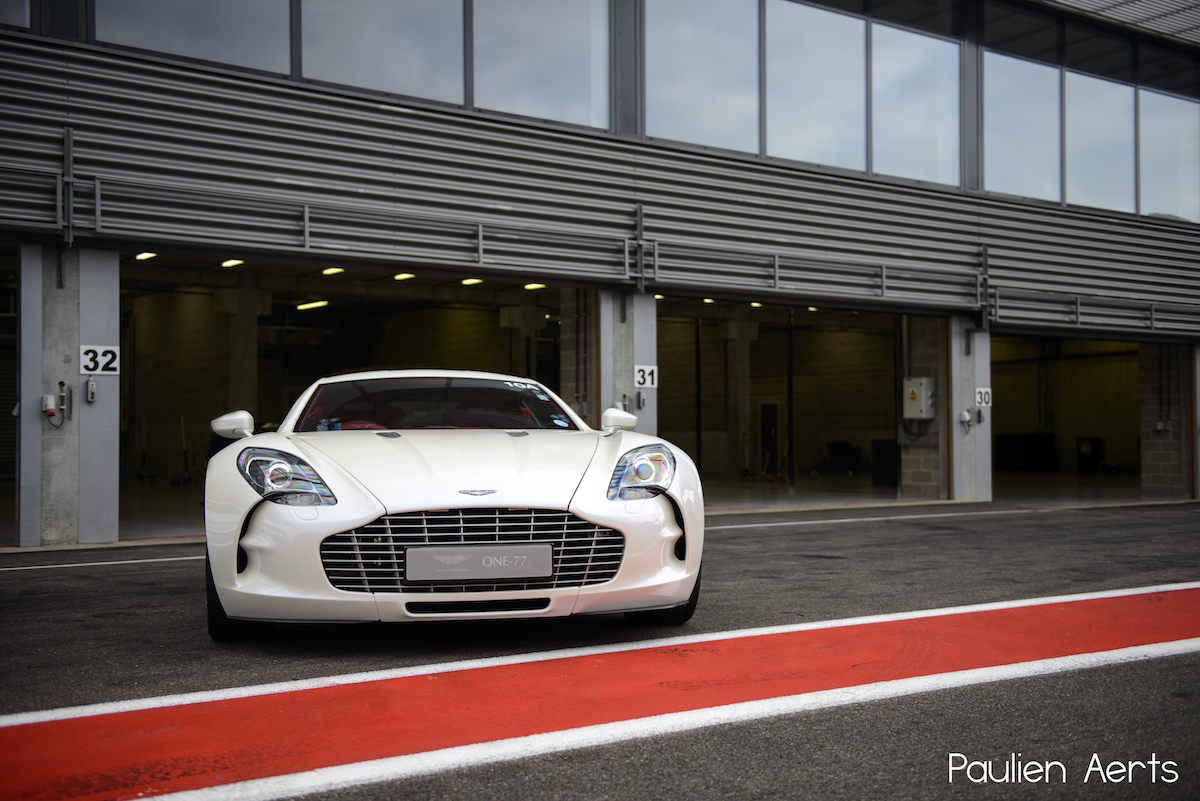 One-77 pitlane - Paulien