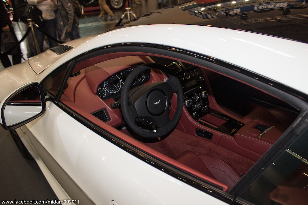 V12 Vantage S - interior